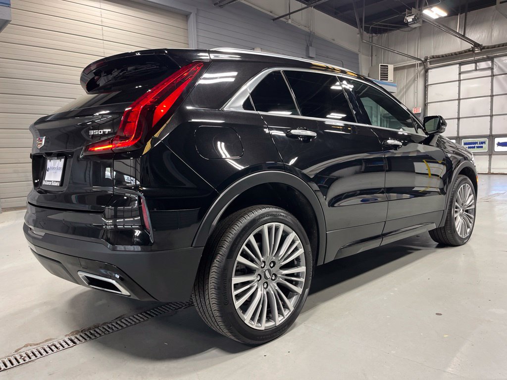 Used 2024 Cadillac XT4 Premium Luxury w/ Active Safety Package AWD/4WD image 7