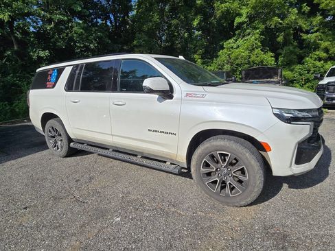 Used 2023 Chevrolet Suburban Z71 w/ Luxury Package AWD/4WD image 10