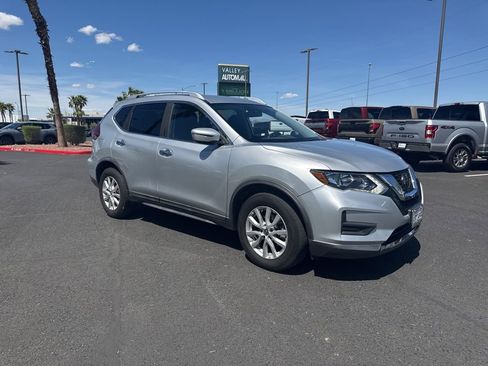 Used 2020 Nissan Rogue SV image 5