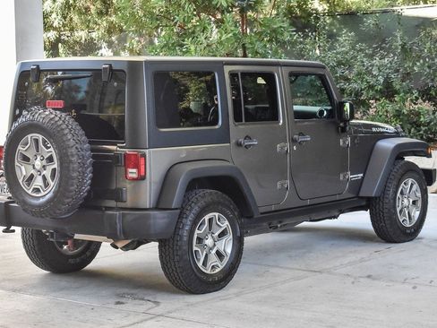 Used 2018 Jeep Wrangler Unlimited Rubicon w/ Connectivity Group image 6