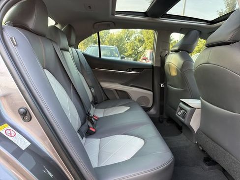 Used 2018 Toyota Camry XLE w/ Driver Assist Package FWD image 15