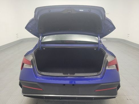Used 2025 Hyundai Elantra SE FWD image 29