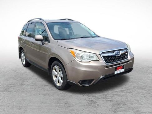 Used 2015 Subaru Forester 2.5i Premium AWD/4WD image 3