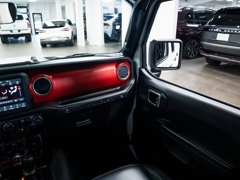 Used 2021 Jeep Wrangler Unlimited Rubicon image 11