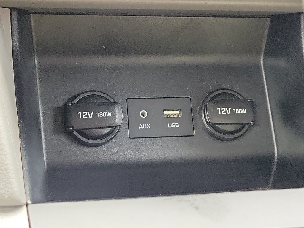 Used 2019 Hyundai Elantra SE FWD image 13