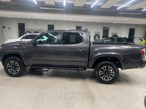 Used 2023 Toyota Tacoma TRD Sport image 10