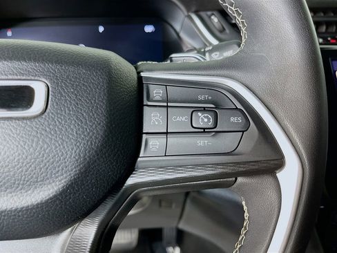 Used 2023 Jeep Grand Cherokee L Laredo AWD/4WD image 17