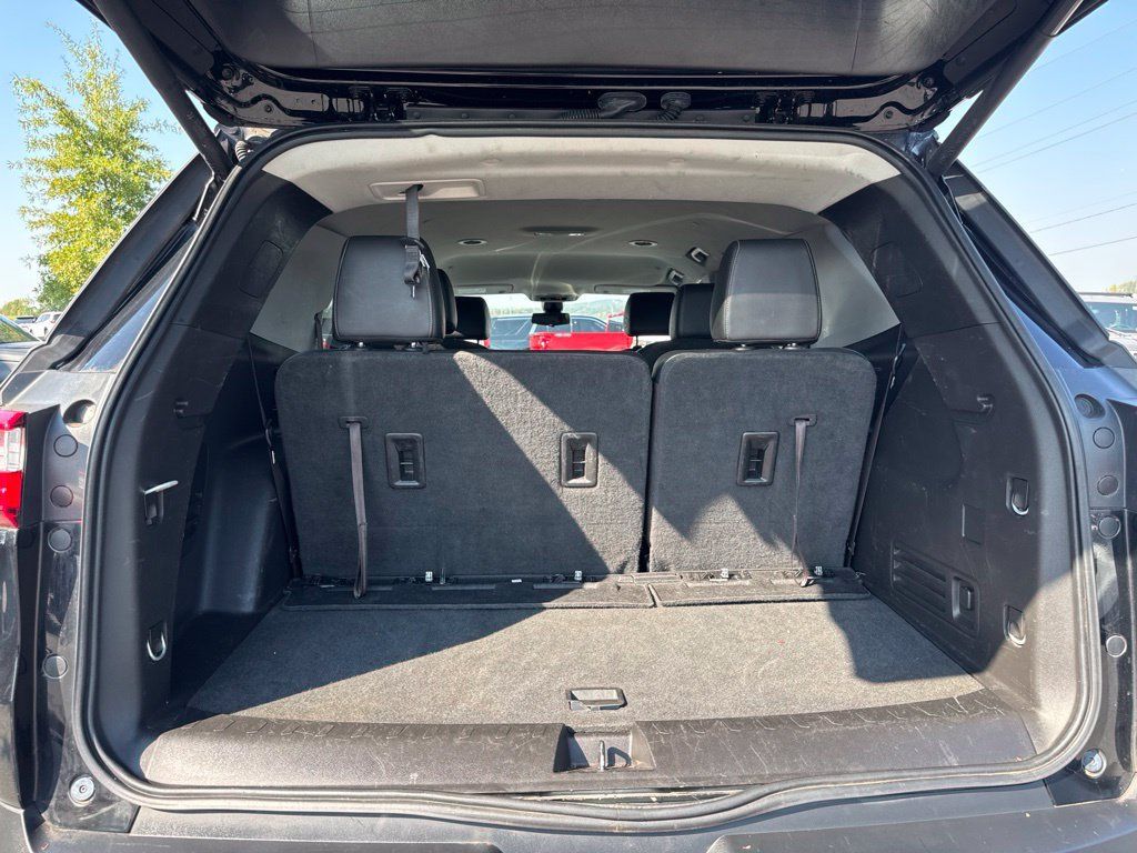 Used 2019 Chevrolet Traverse LT w/ LT Premium Package AWD/4WD image 29