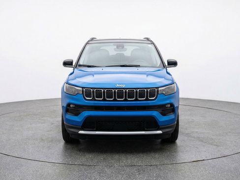 Used 2025 Jeep Compass Limited AWD/4WD image 1