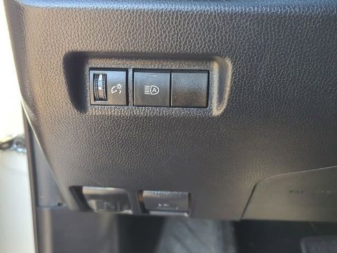 Used 2020 Toyota RAV4 XLE image 11