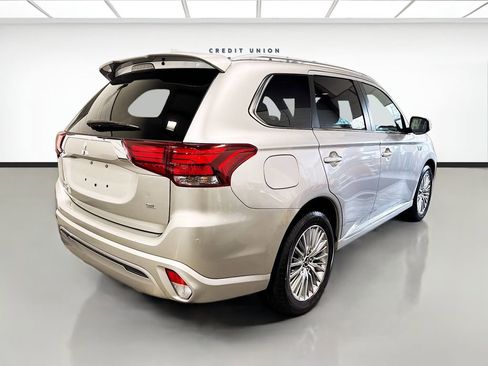 Used 2022 Mitsubishi Outlander LE image 6