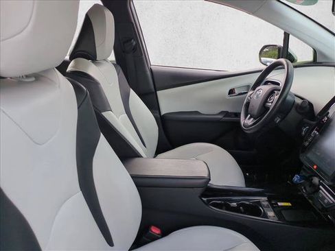 Certified 2022 Toyota Prius Limited FWD image 20