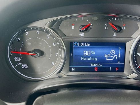 Used 2024 GMC Terrain SLE image 12