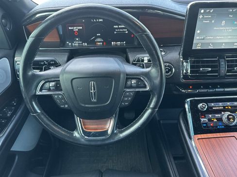 Used 2019 Lincoln Navigator L Reserve image 16