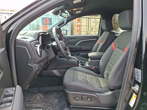 Used 2024 Chevrolet Colorado Z71 w/ Z71 Convenience Package 2 image 16