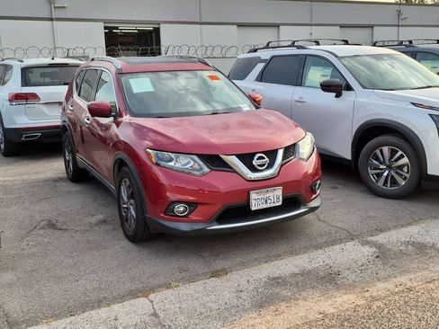Used 2016 Nissan Rogue SL w/ SL Premium Package FWD image 2