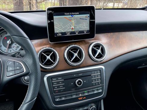 Used 2016 Mercedes-Benz GLA 250 4MATIC image 7