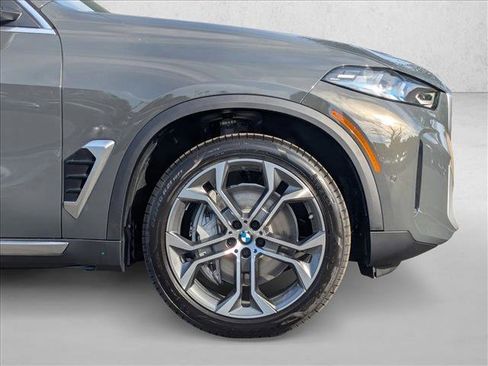 New 2026 BMW X5 xDrive50e image 10