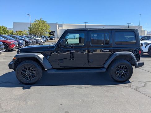 Used 2023 Jeep Wrangler Unlimited Sport AWD/4WD image 9