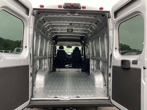 Used 2025 RAM ProMaster 3500 w/ Quick Order Package 22H SLT+ FWD image 6