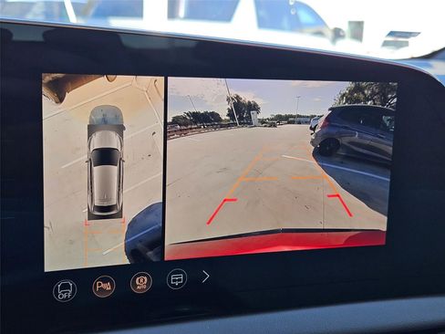 New 2026 Cadillac Optiq Sport 1 w/ LPO, Floor Liner Package image 20