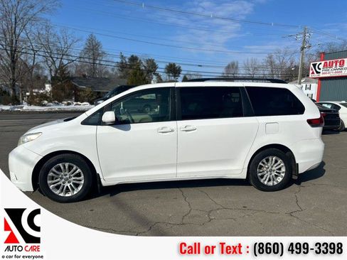 Used 2013 Toyota Sienna XLE image 5