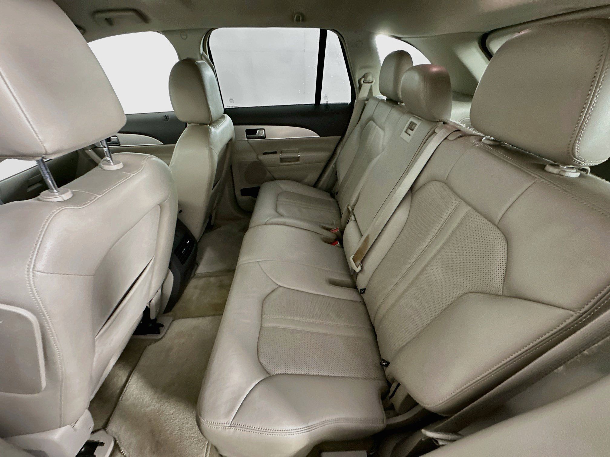 Used 2013 Lincoln MKX FWD image 25