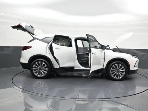 Used 2023 Chevrolet Blazer Premier w/ Driver Confidence II Package FWD image 32