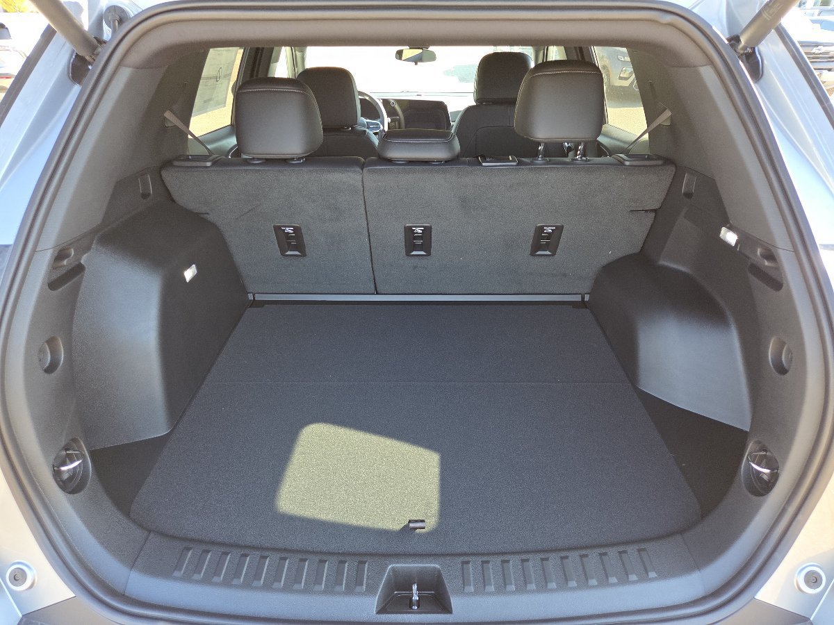 New 2027 Chevrolet Equinox LT w/ Convenience Package II FWD image 23