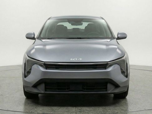 Used 2025 Kia K4 FWD image 2