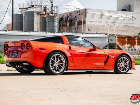 Used 2011 Chevrolet Corvette Z06 w/ Z06 Carbon Fiber Package RWD image 55