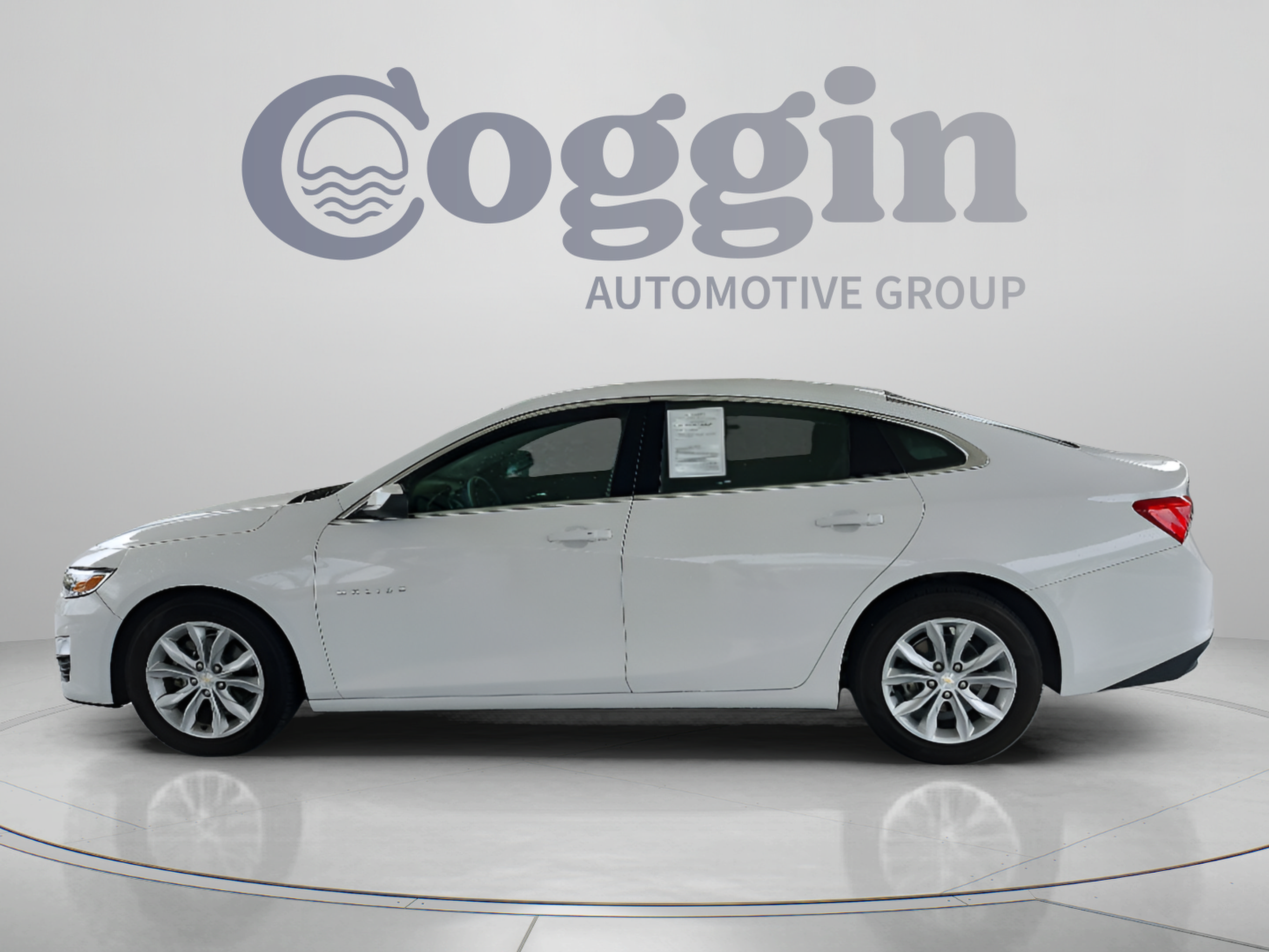 Used 2024 Chevrolet Malibu LT FWD image 2