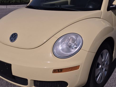 Used 2008 Volkswagen Beetle S FWD image 12