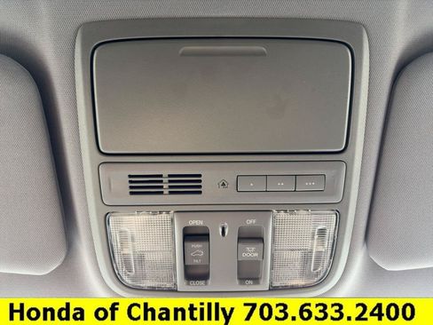 Used 2018 Honda CR-V Touring image 18