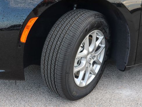 New 2026 Chrysler Pacifica Select image 13