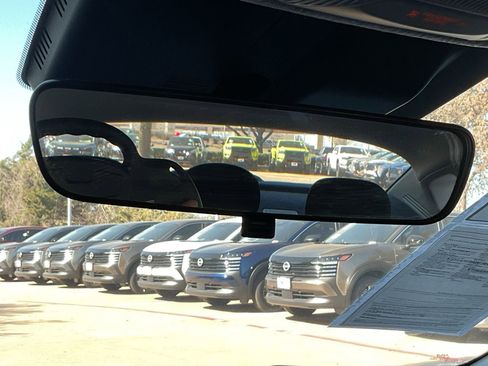 Used 2025 Kia K4 LXS image 26