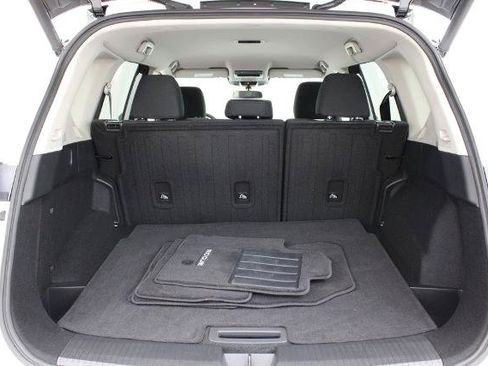Certified 2026 Nissan Rogue SV FWD image 28