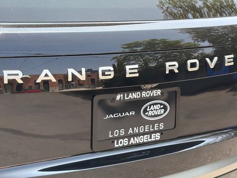 Used 2025 Land Rover Range Rover SE AWD/4WD image 31