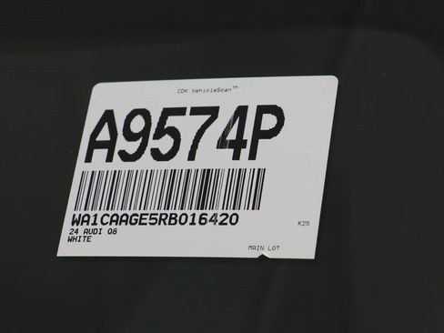 Used 2024 Audi Q8 e-tron Premium Plus w/ Premium Plus Package image 27