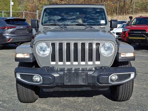 Used 2018 Jeep Wrangler Unlimited Sahara image 2