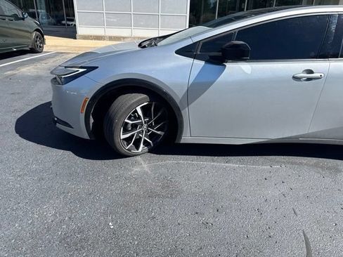 Used 2023 Toyota Prius Prime Premium FWD image 2