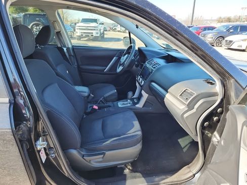 Used 2018 Subaru Forester 2.5i Premium w/ All-Weather Package image 21