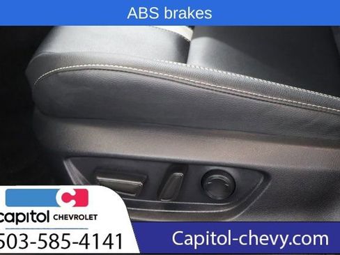 Used 2025 Toyota Camry SE image 14