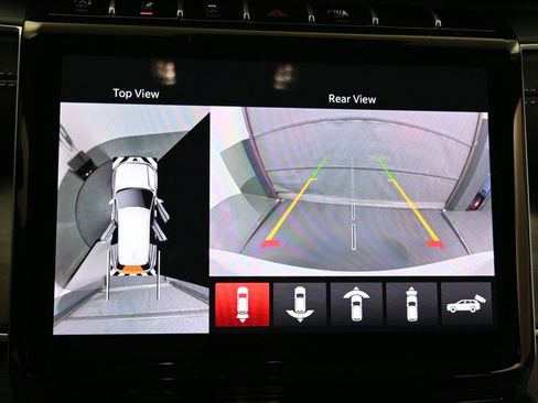 New 2025 Jeep Grand Cherokee Limited w/ Luxury Tech Group II image 24