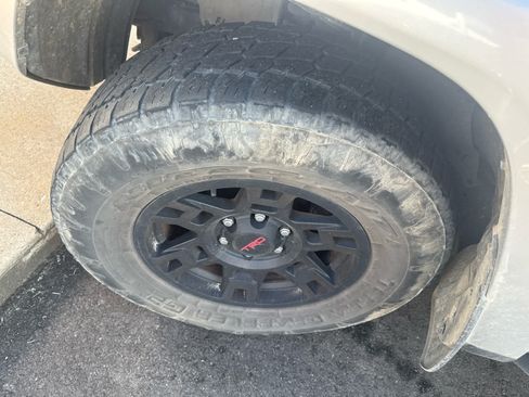 Used 2022 Toyota 4Runner TRD Off-Road Premium AWD/4WD image 7