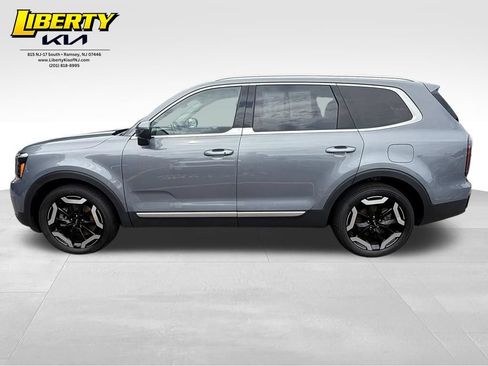 Used 2024 Kia Telluride EX w/ EX Captain's Chair Package AWD/4WD image 4