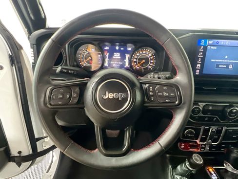 Used 2024 Jeep Wrangler Unlimited Rubicon image 17