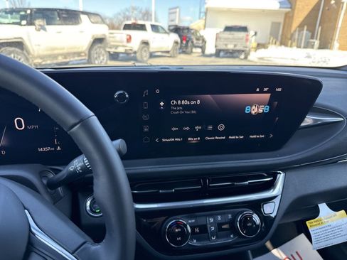 Used 2024 Buick Envista Sport Touring w/ Convenience I Package image 17