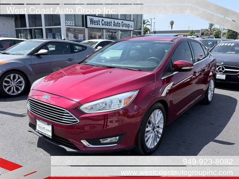 Used 2017 Ford Focus Titanium FWD image 2