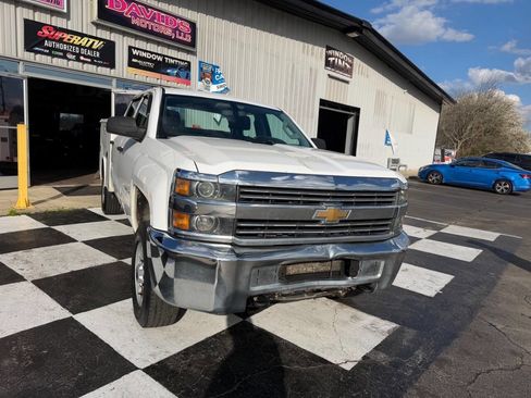 Used 2017 Chevrolet Silverado 2500 W/T w/ WT Fleet Convenience Package image 3